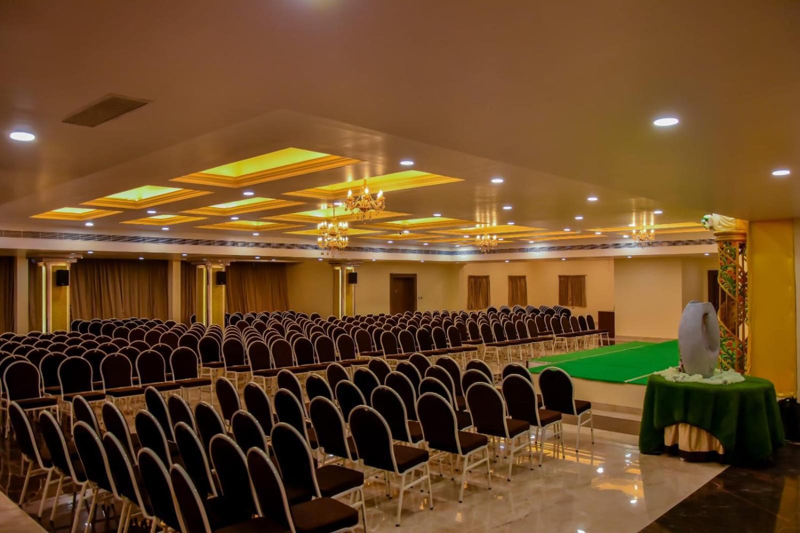 Silver Stone Park Resort, Kovilpatti Экстерьер фото