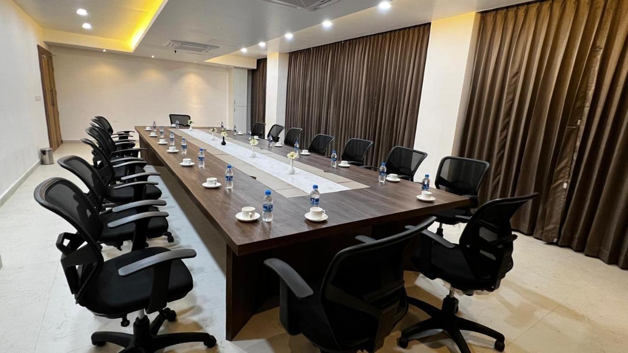 Silver Stone Park Resort, Kovilpatti Экстерьер фото