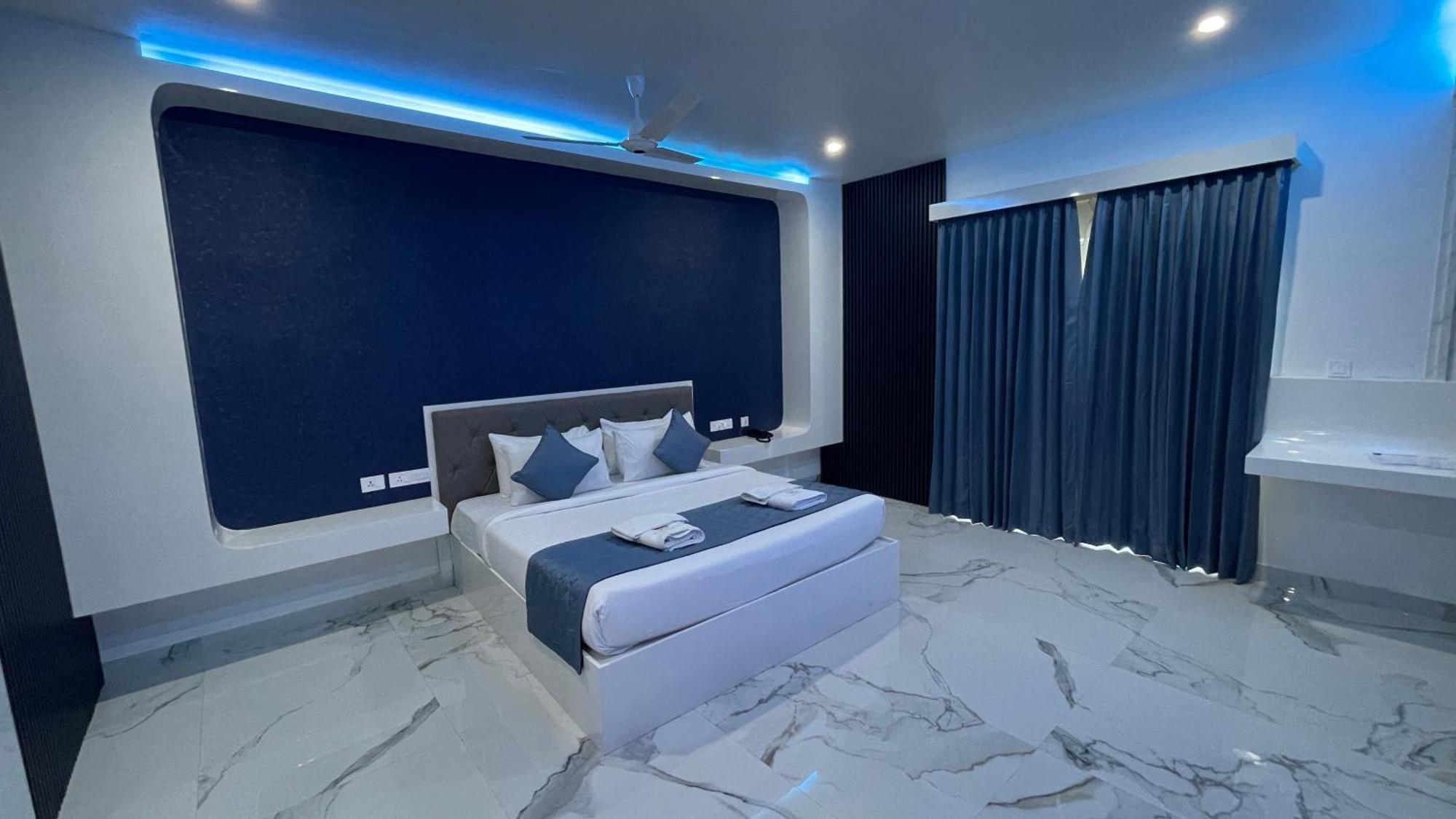 Silver Stone Park Resort, Kovilpatti Экстерьер фото