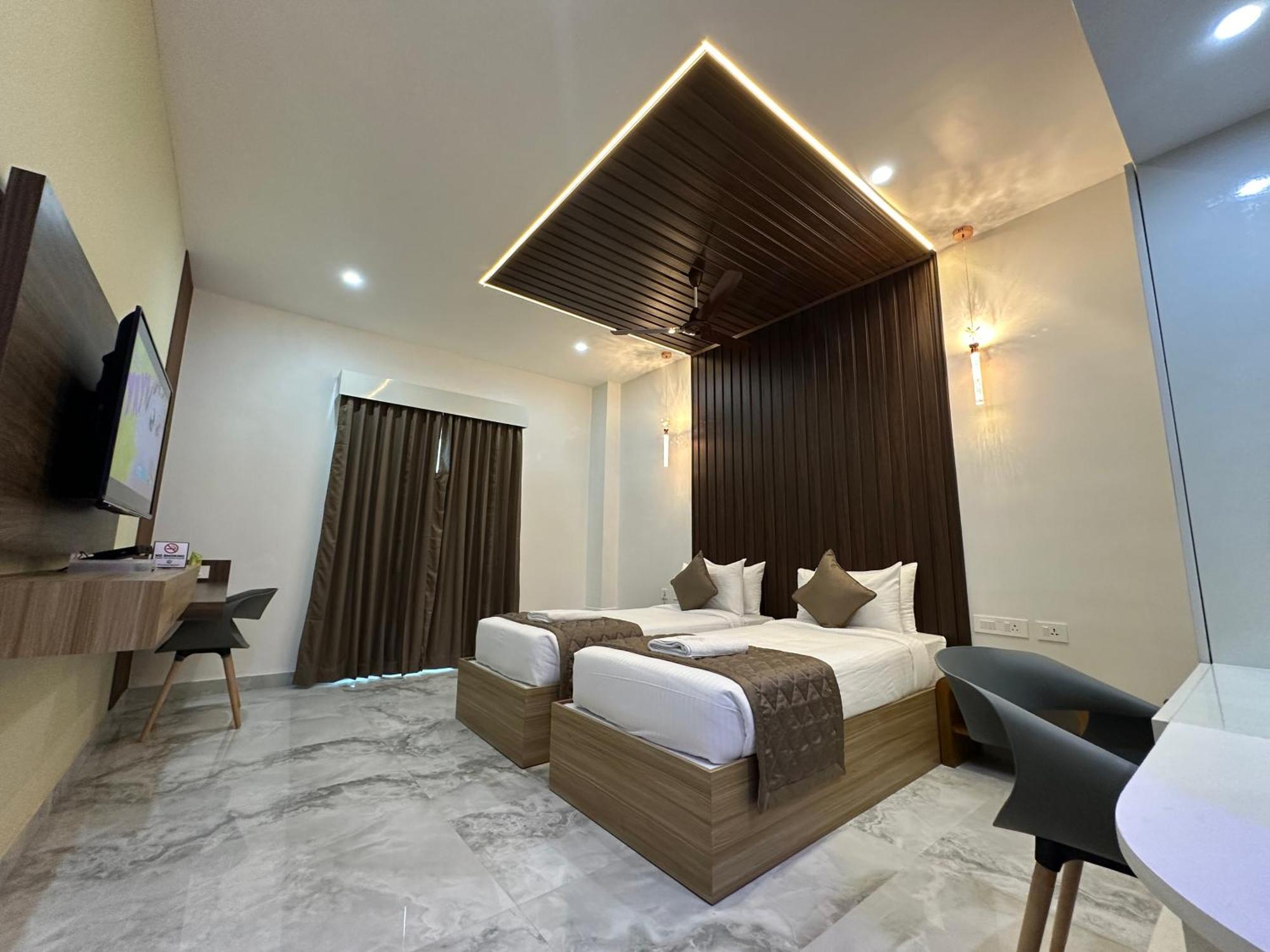 Silver Stone Park Resort, Kovilpatti Экстерьер фото